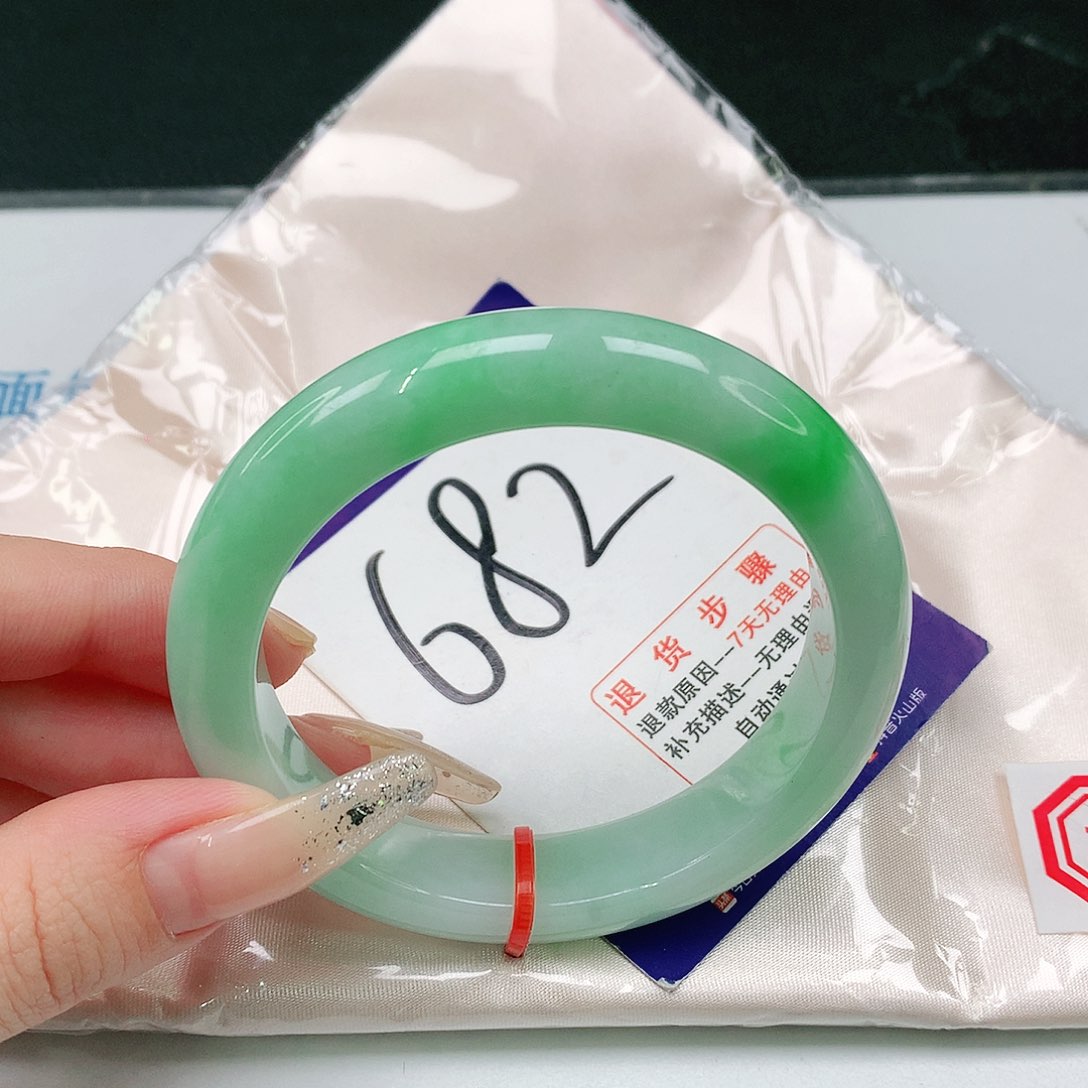 未镶嵌手镯翡翠翡翠手镯