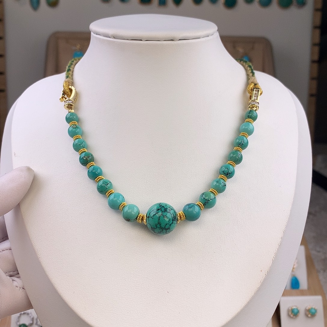 绿松石未镶嵌颈饰