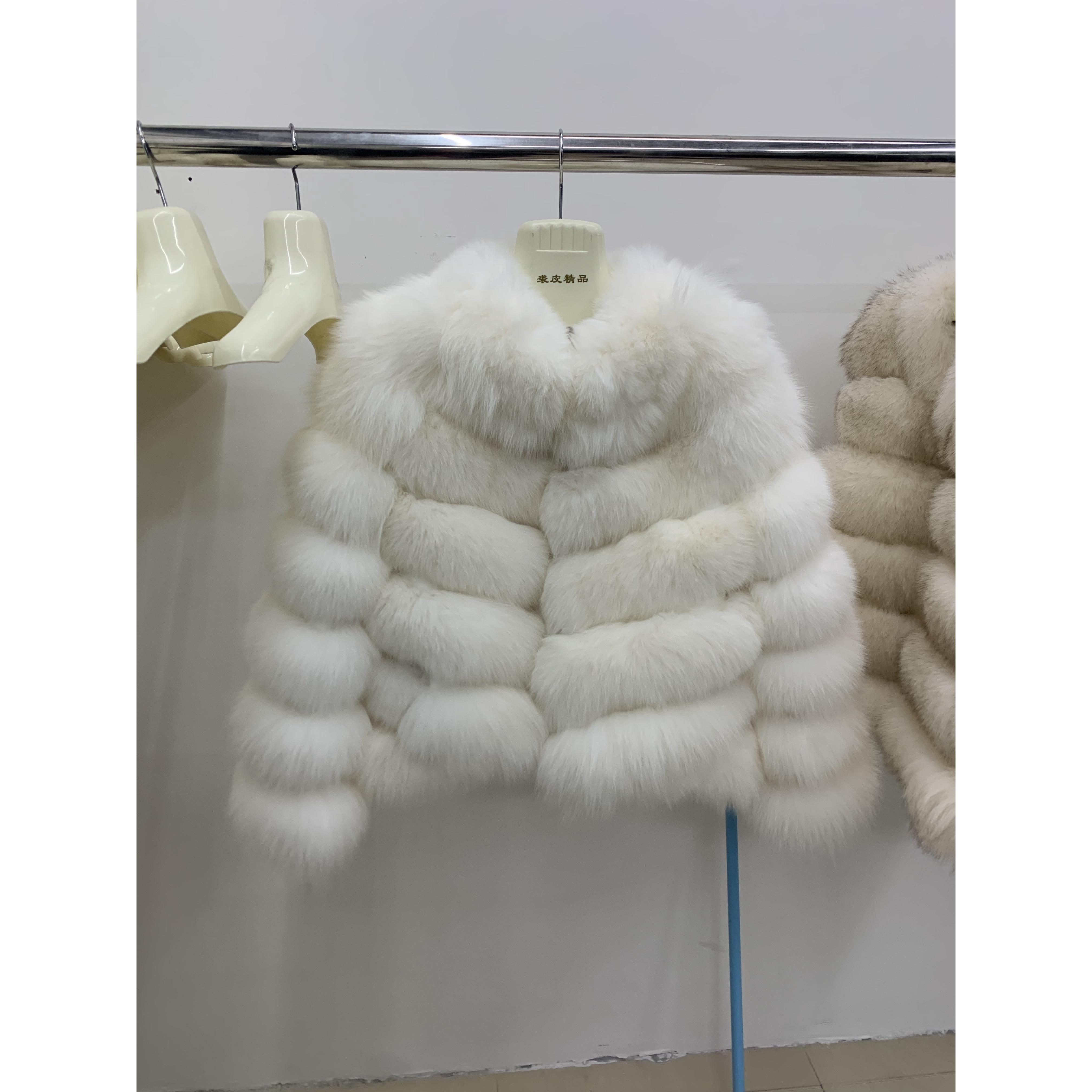 进口狐狸毛皮草短款外套女秋冬新款时尚保暖显瘦