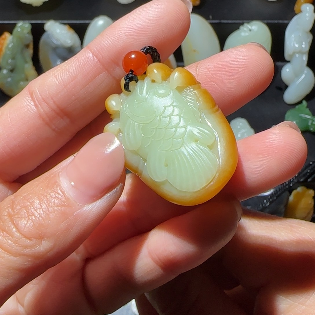 和田玉颈饰未镶嵌风****号