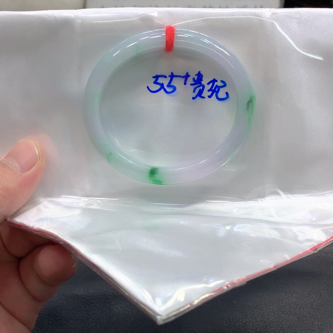 翡翠手镯未镶嵌翡翠手镯