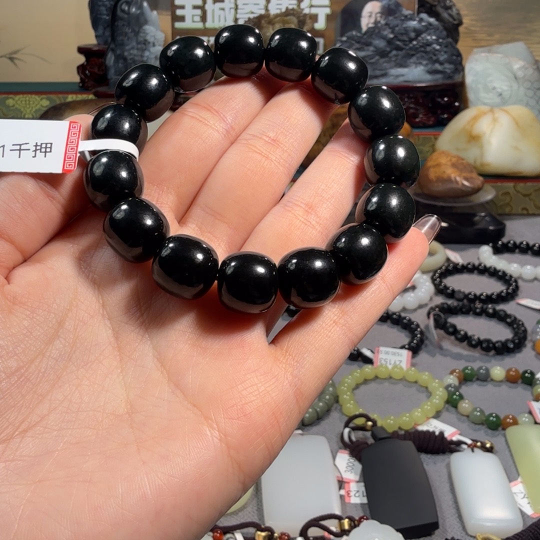 和田玉未镶嵌手串