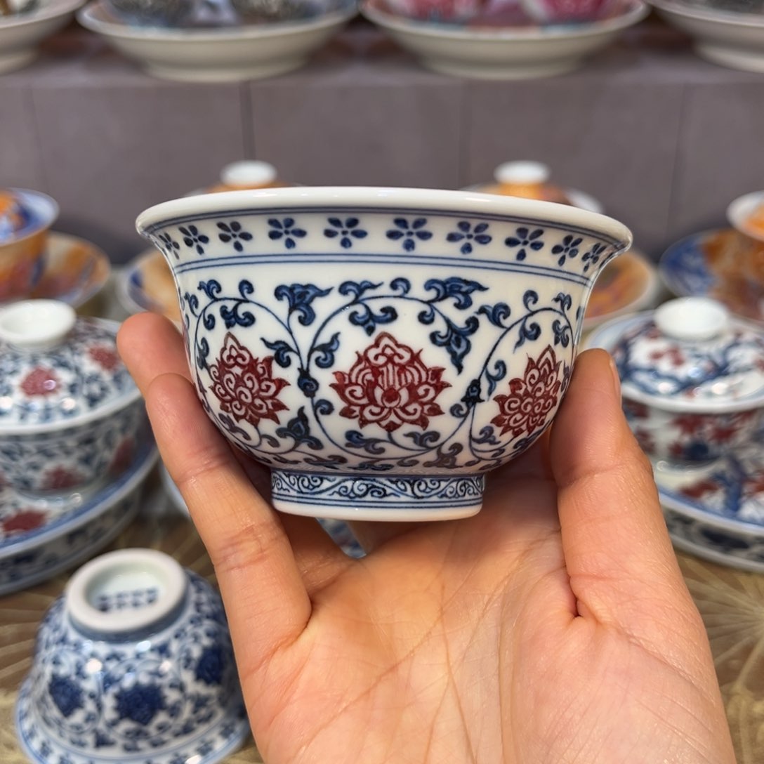 永乐青花釉里红缠枝莲大压手