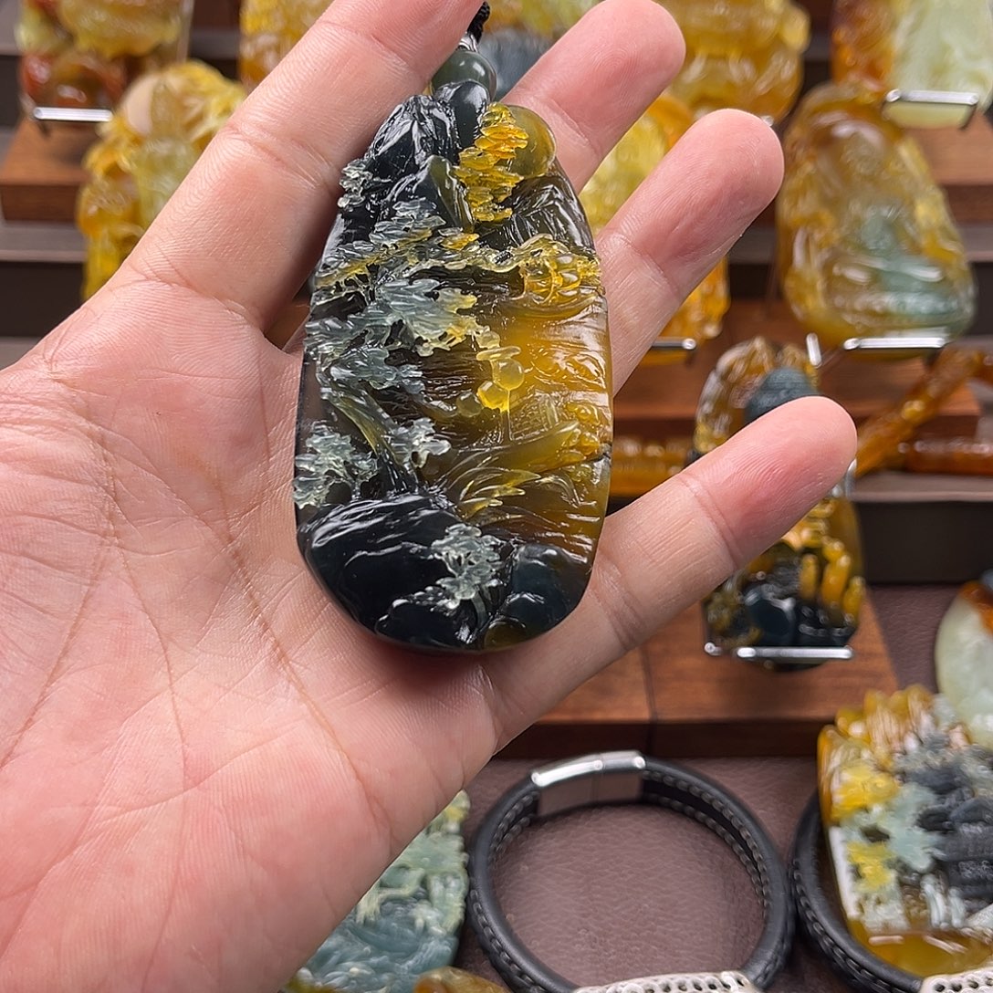 阿***东蛇纹石玉未镶嵌颈饰