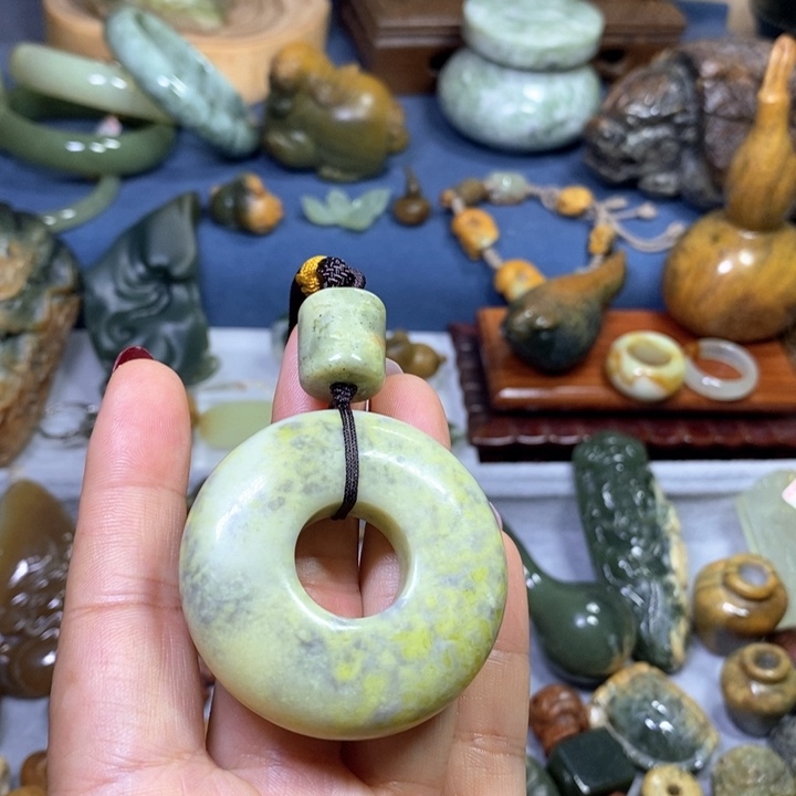 蛇纹石玉未镶嵌岫玉福利