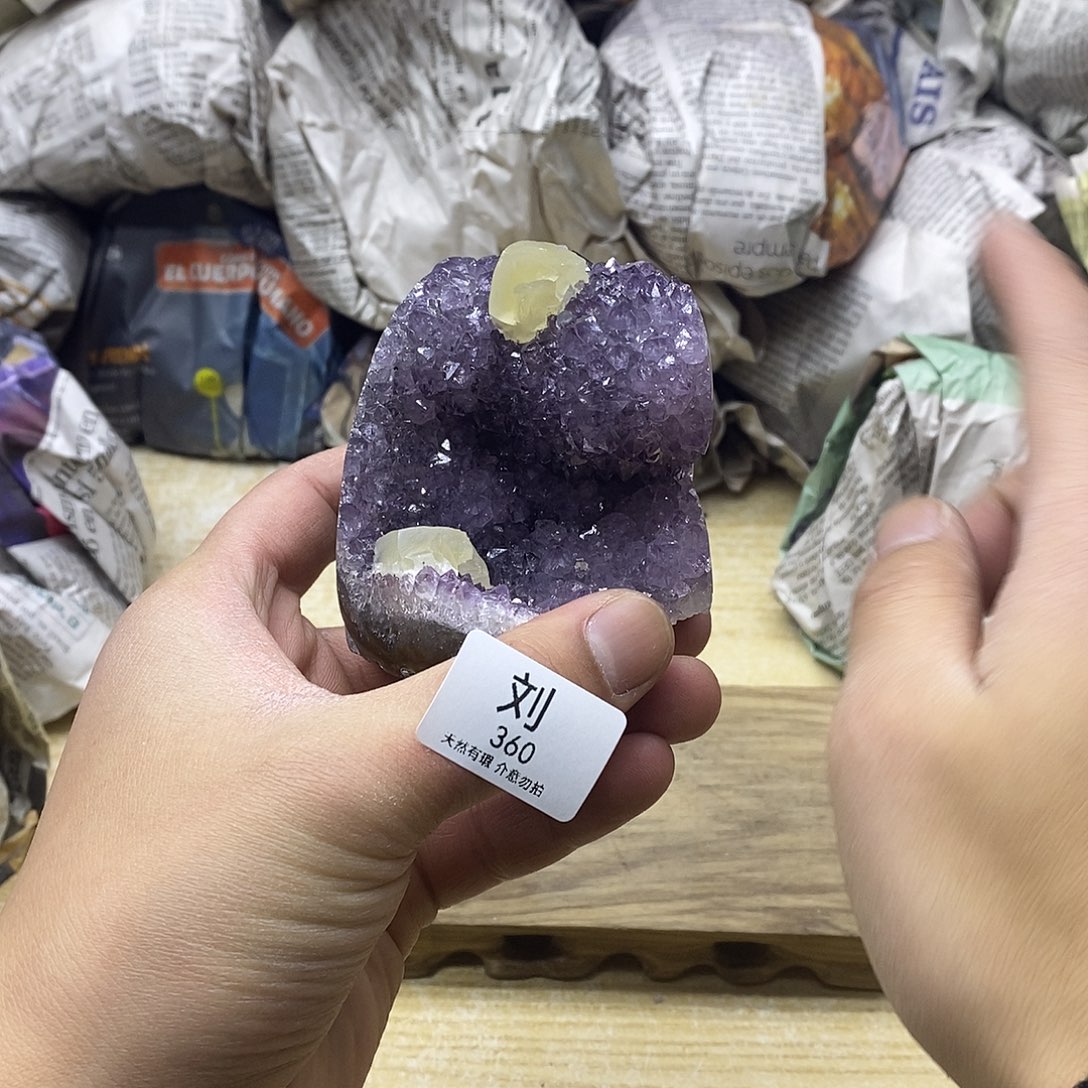 未镶嵌水晶珠宝半成品