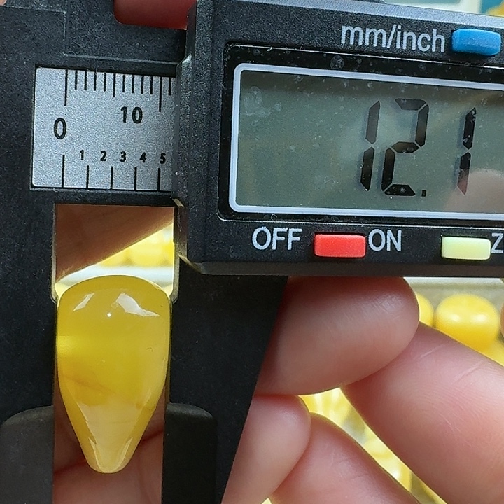 蜜蜡未镶嵌裸石12杂