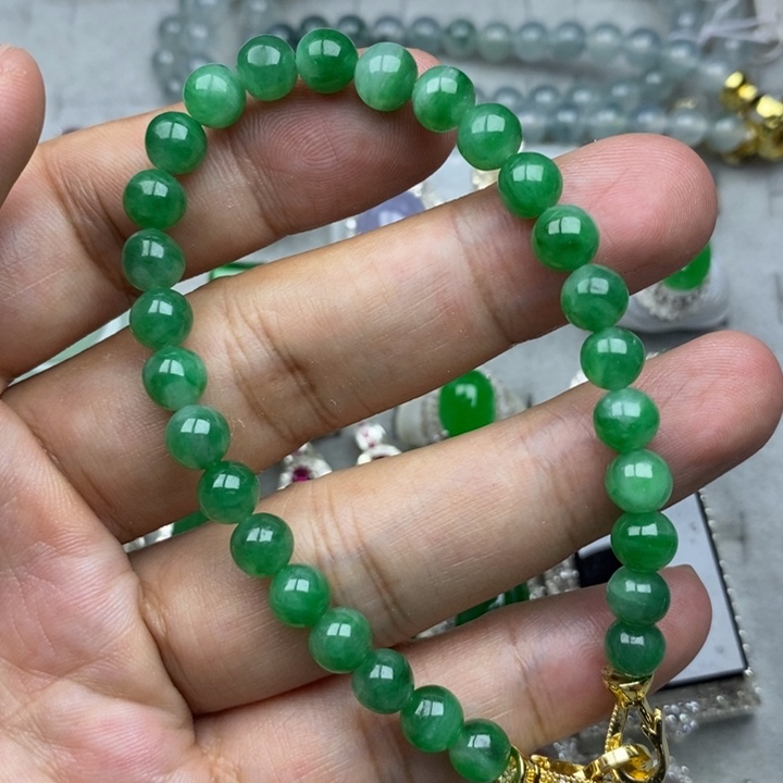 未镶嵌定制翡翠阳绿6.6mm