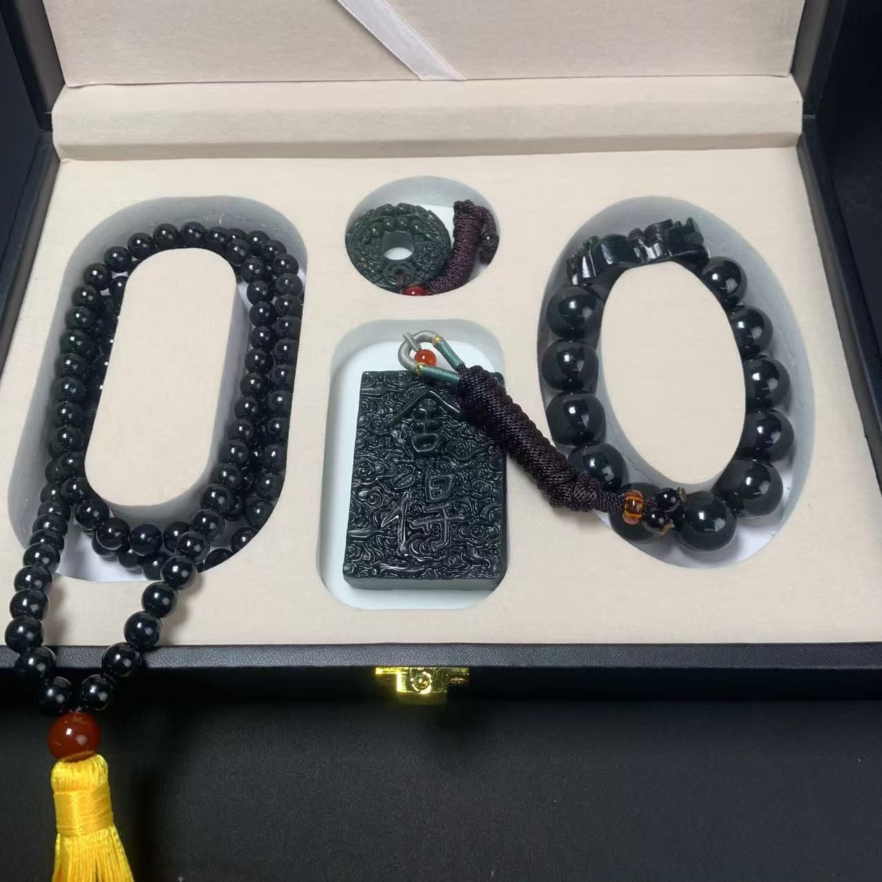 F509珠宝玉石精选和田玉套装