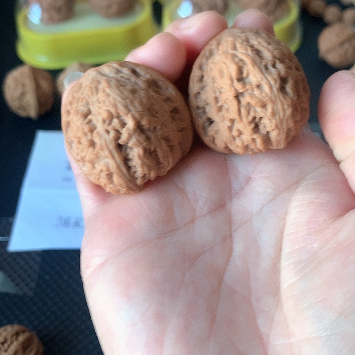 文玩核桃吊坠36尺红蚂瑙