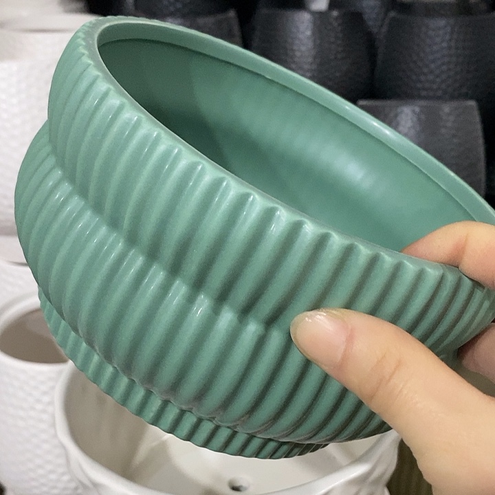 陶瓷花盆有孔 瑕疵介意勿拍 