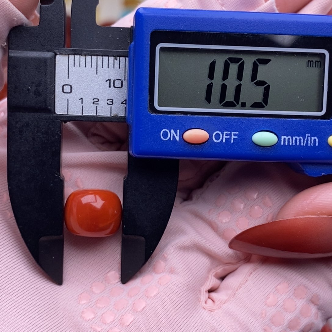 南红玛瑙配饰未镶嵌笑****切小矿点