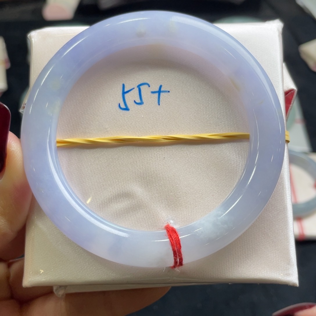 翡翠手镯未镶嵌翡翠手镯