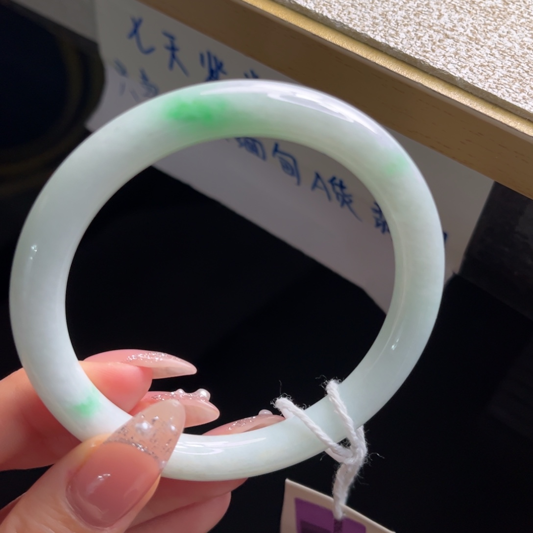 翡翠未镶嵌手镯手镯