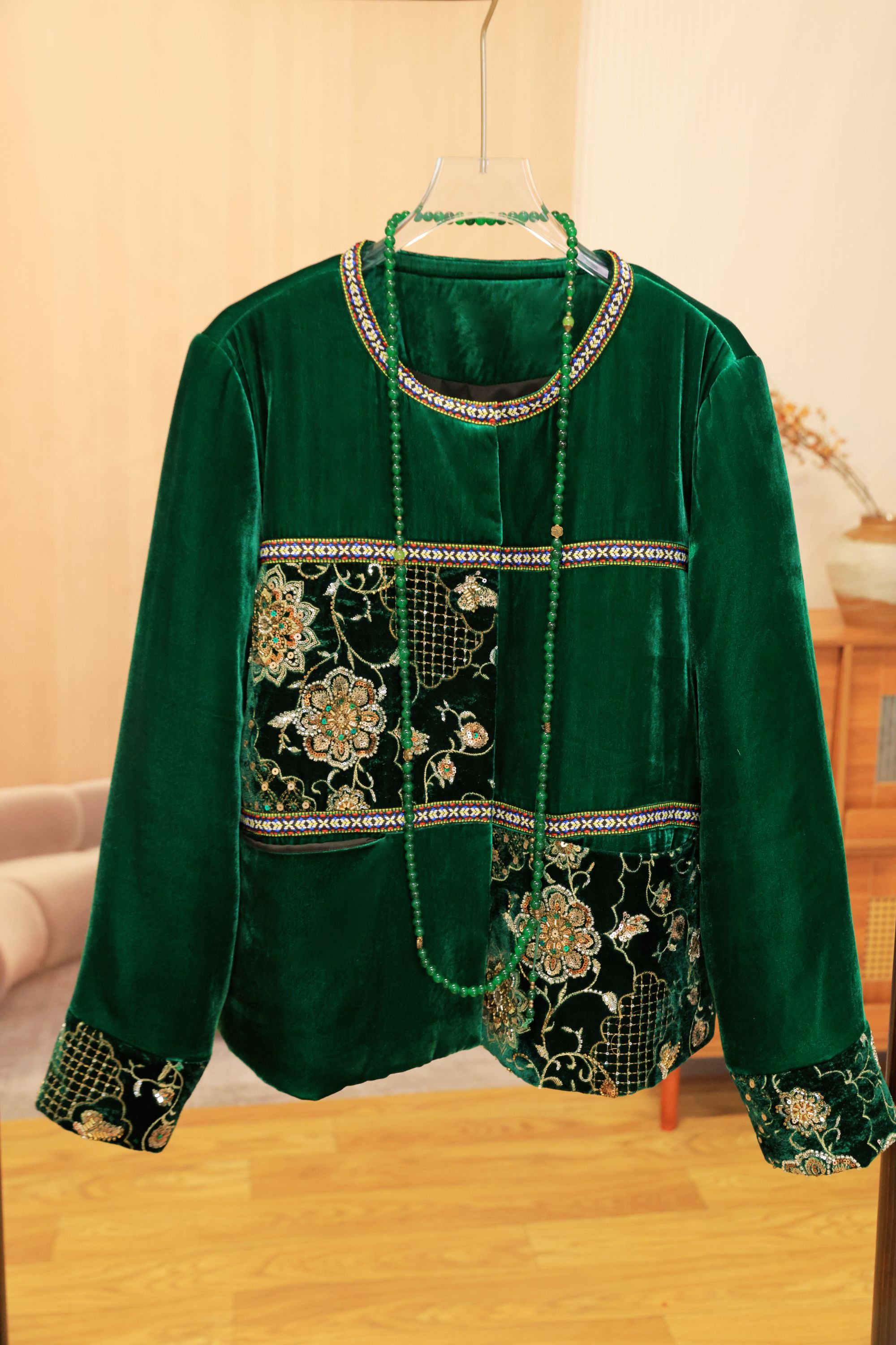 “墨绒鎏花”新中式重工刺绣绣花真丝丝绒保暖外套W09006