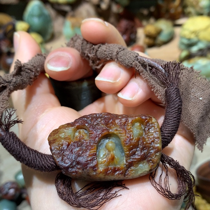 未镶嵌岫岩河磨玉（透闪石质玉）把件小*可