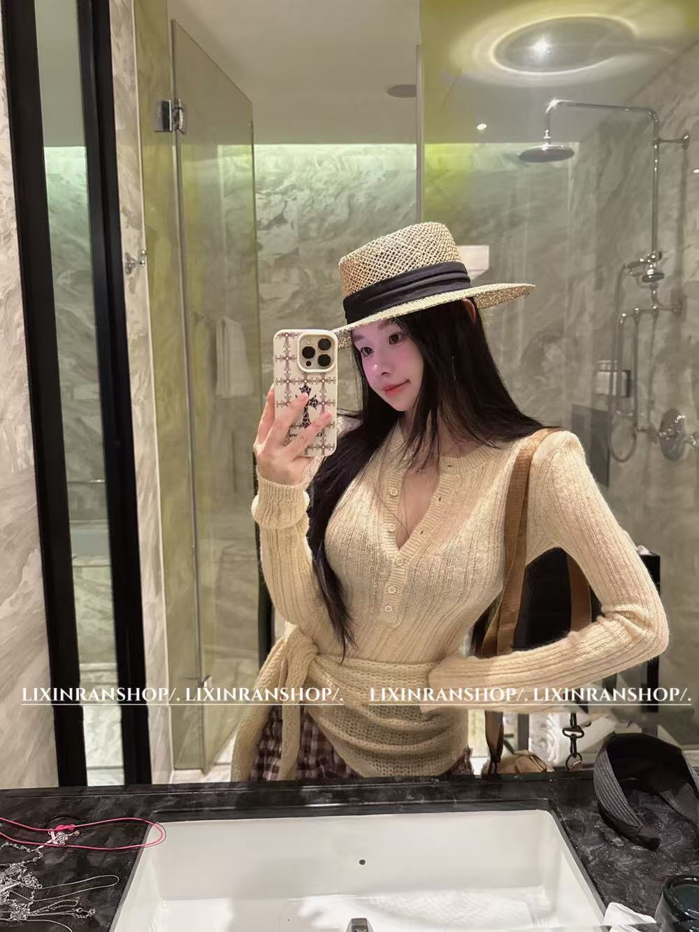 李欣然 【美腻纯欲】新款V领长袖针织衫女收腰打底毛上衣2033