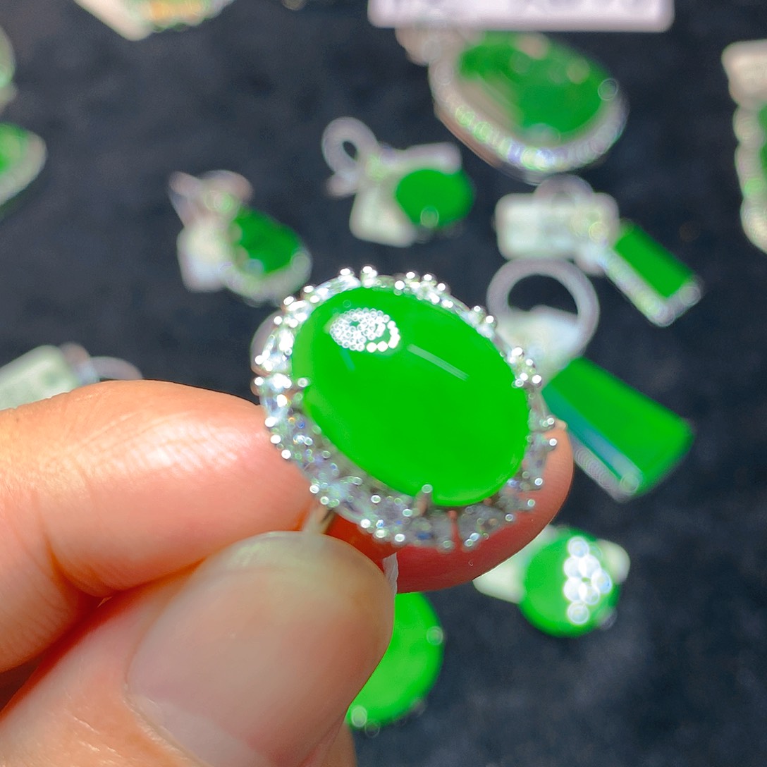 颈饰银S925镶嵌翡翠