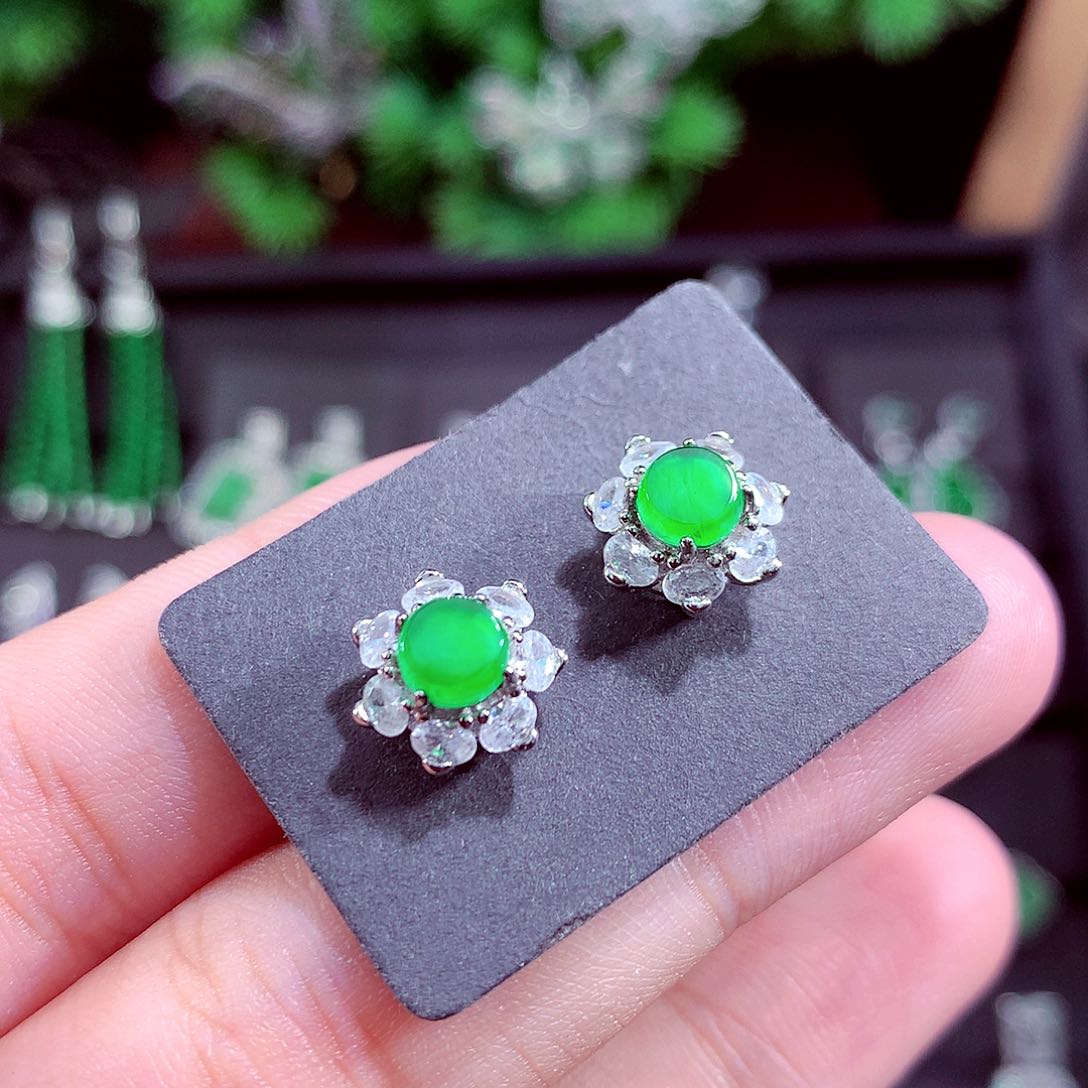 颈饰未镶嵌翡翠天然