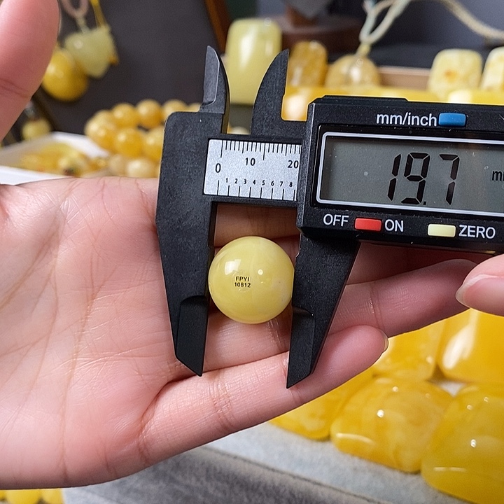 琥珀未镶嵌裸石微瑕圆珠