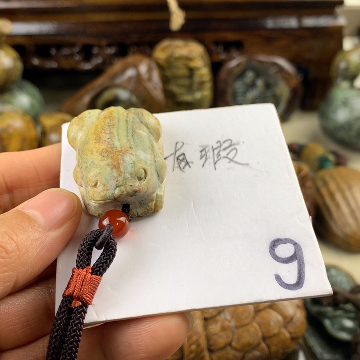 岫岩河磨玉（透闪石质玉）未镶嵌珠宝奇石