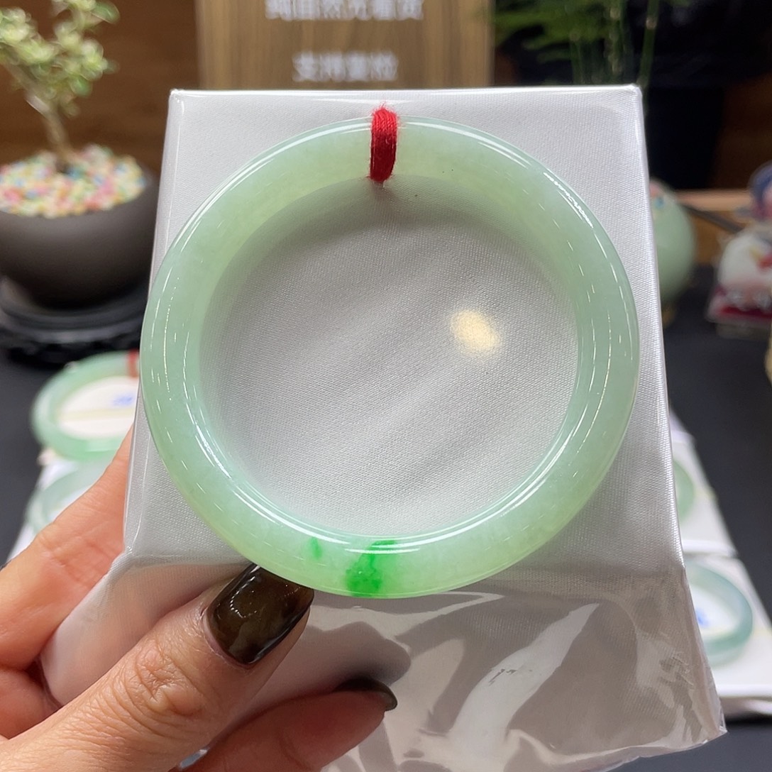 翡翠未镶嵌手镯12 号