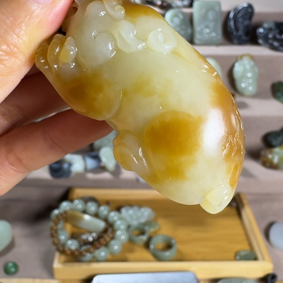 和田玉颈饰未镶嵌