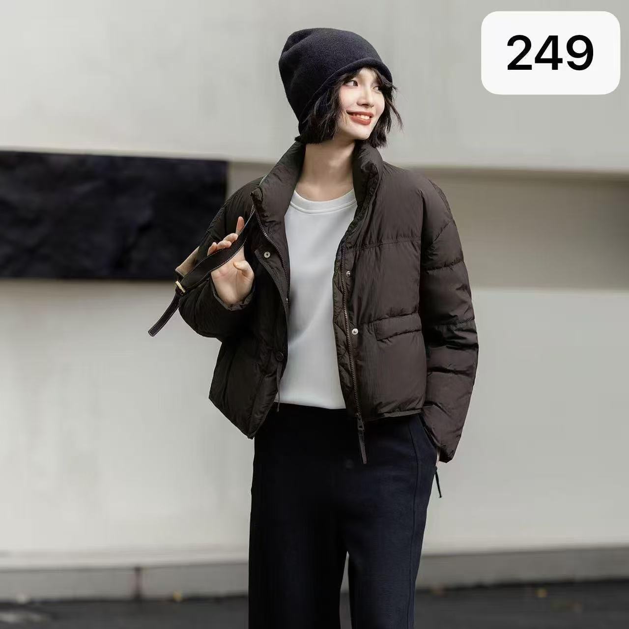  2025新款冬季棉服女短款休闲显瘦时尚立领棉衣宽松保暖外套韩版