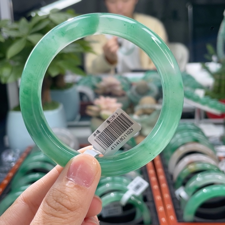 石英质玉手镯未镶嵌