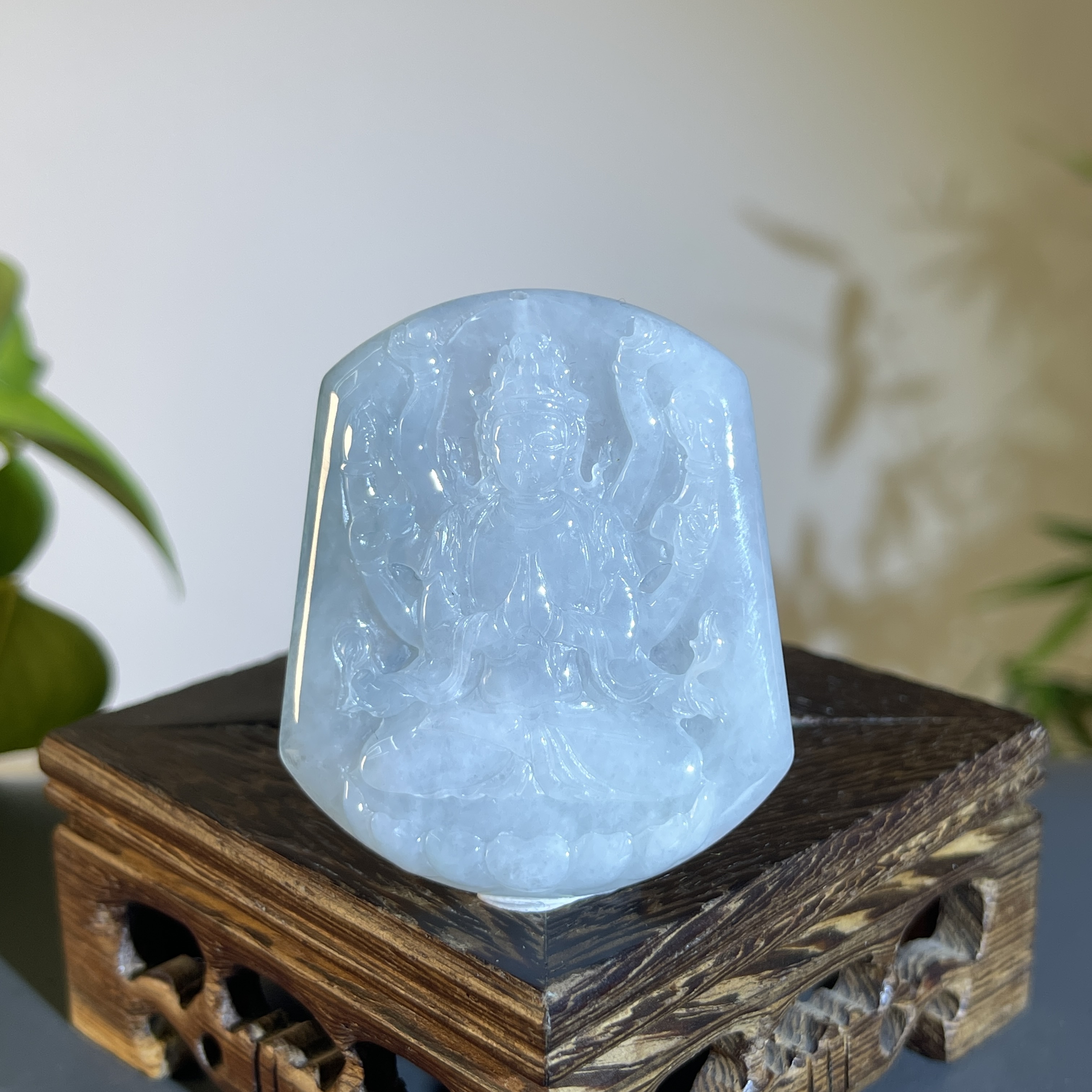 JCW05-25  天然翡翠缅甸A货 千手观音