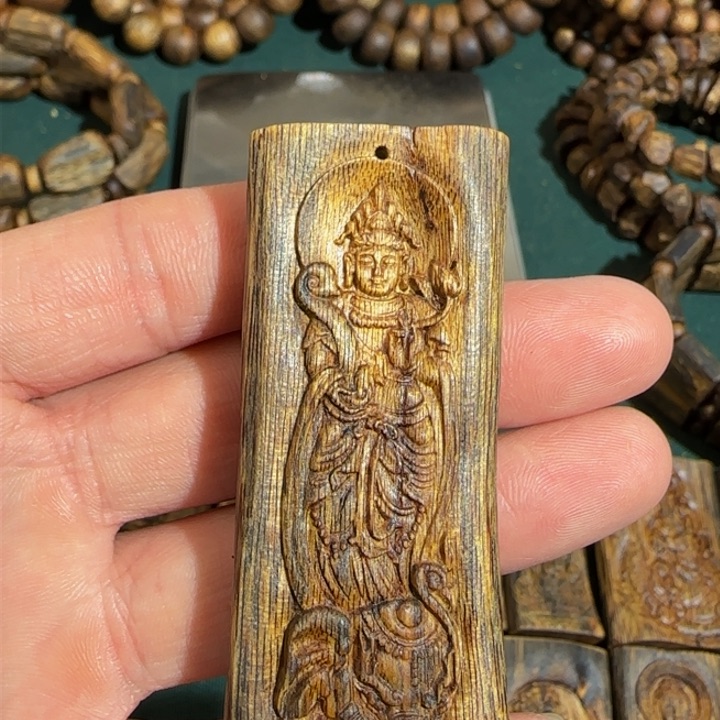 沉香吊坠白棋老料普贤吊坠高货