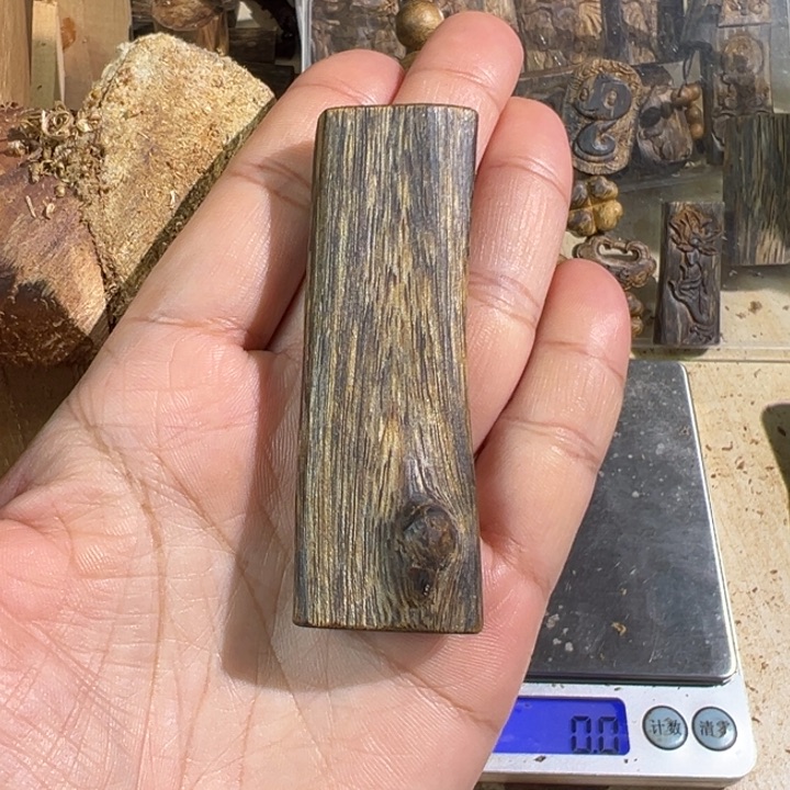 沉香吊坠绿棋楠沉香吊坠11克