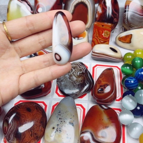 玛瑙/玉髓耳饰未镶嵌