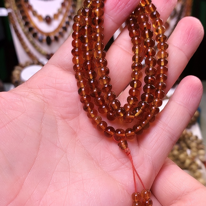 琥珀未镶嵌裸石6+血珀557