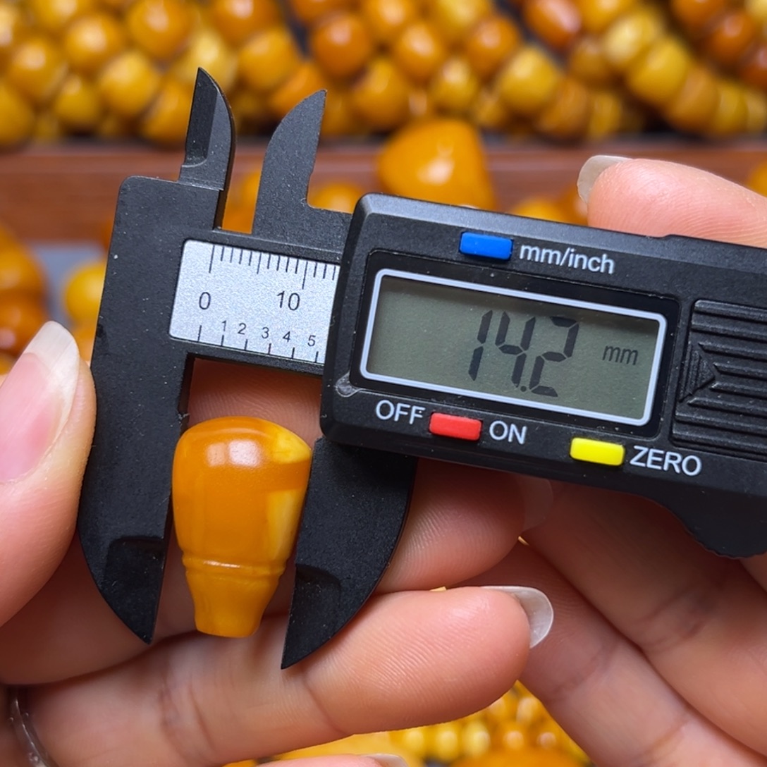 琥珀未镶嵌吊坠(不含链)