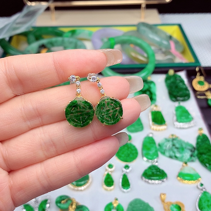 翡翠颈饰银S925镶嵌翡翠