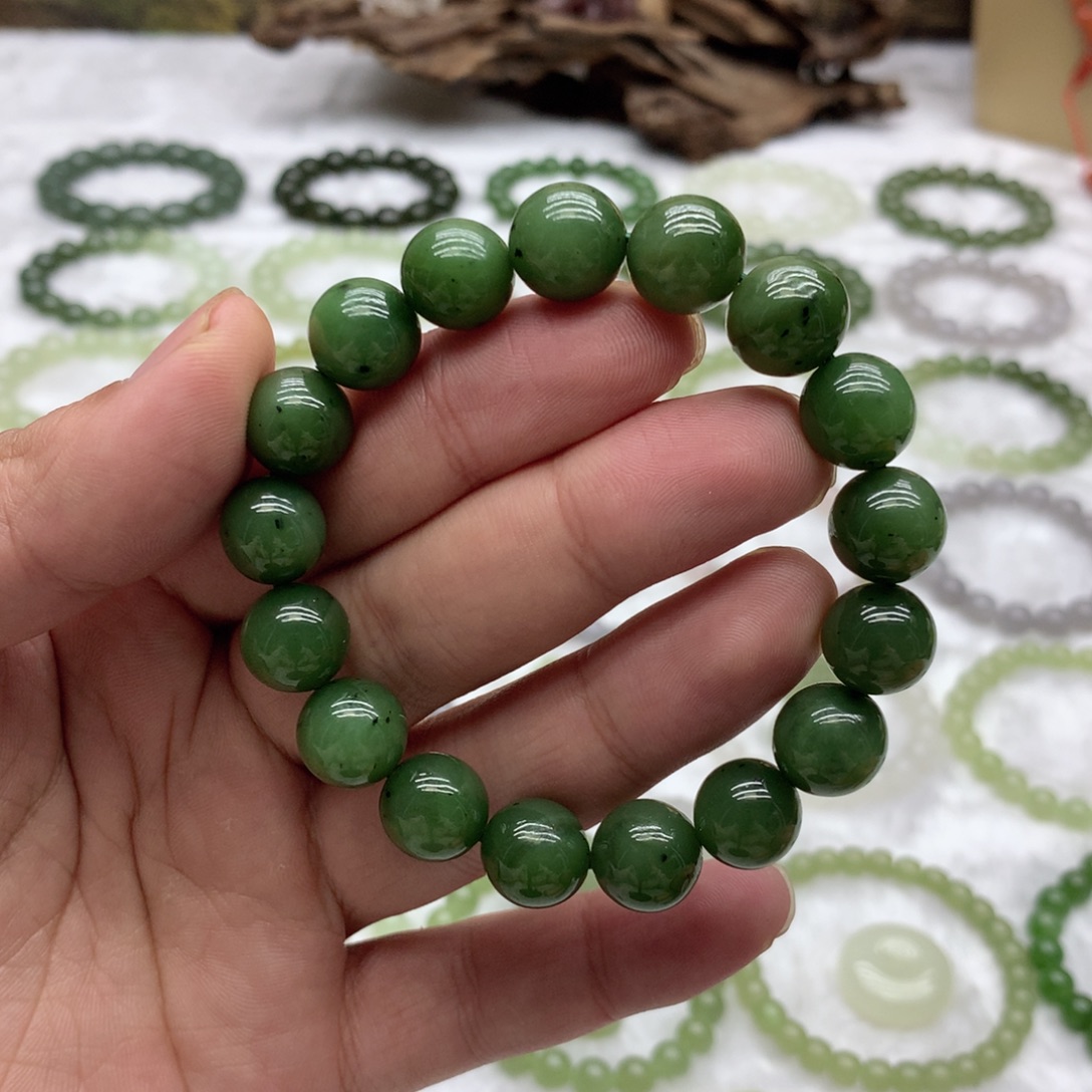 和田玉未镶嵌手串（猕猴桃碧玉11.8）