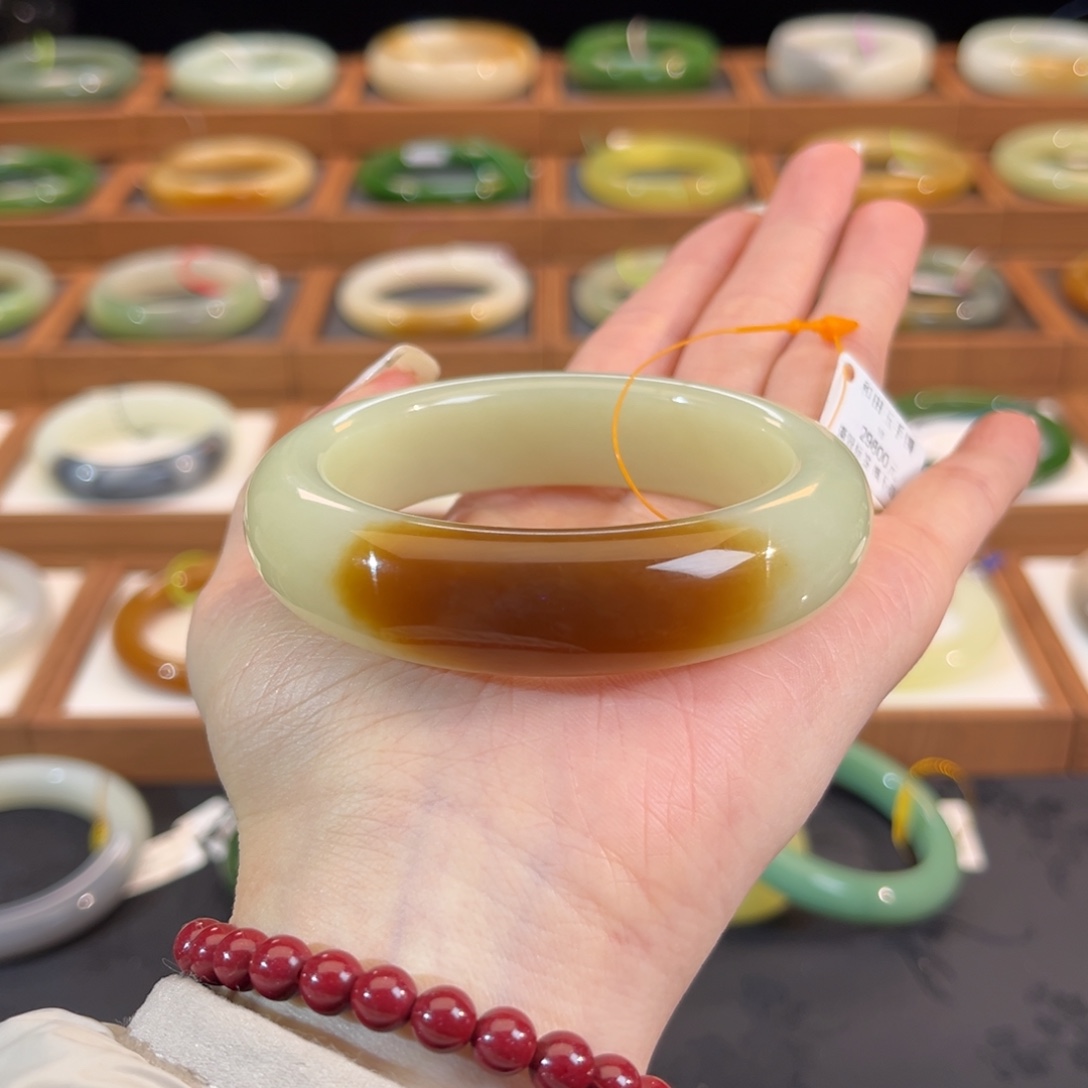 和田玉未镶嵌手镯糖青