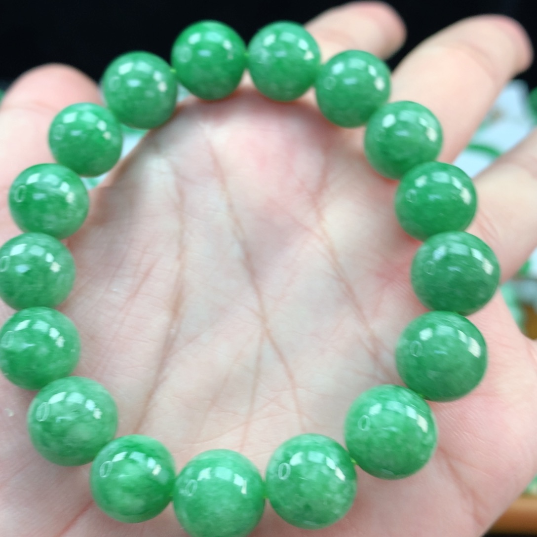 翡翠手链未镶嵌翡翠