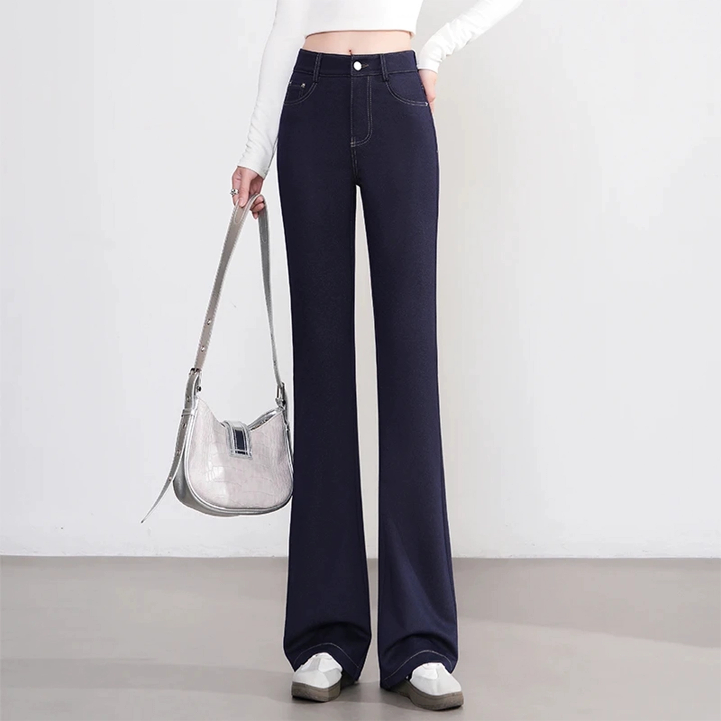 牛仔裤女早秋2025新款气质百搭显瘦微喇裤子弹力垂感休闲裤95105