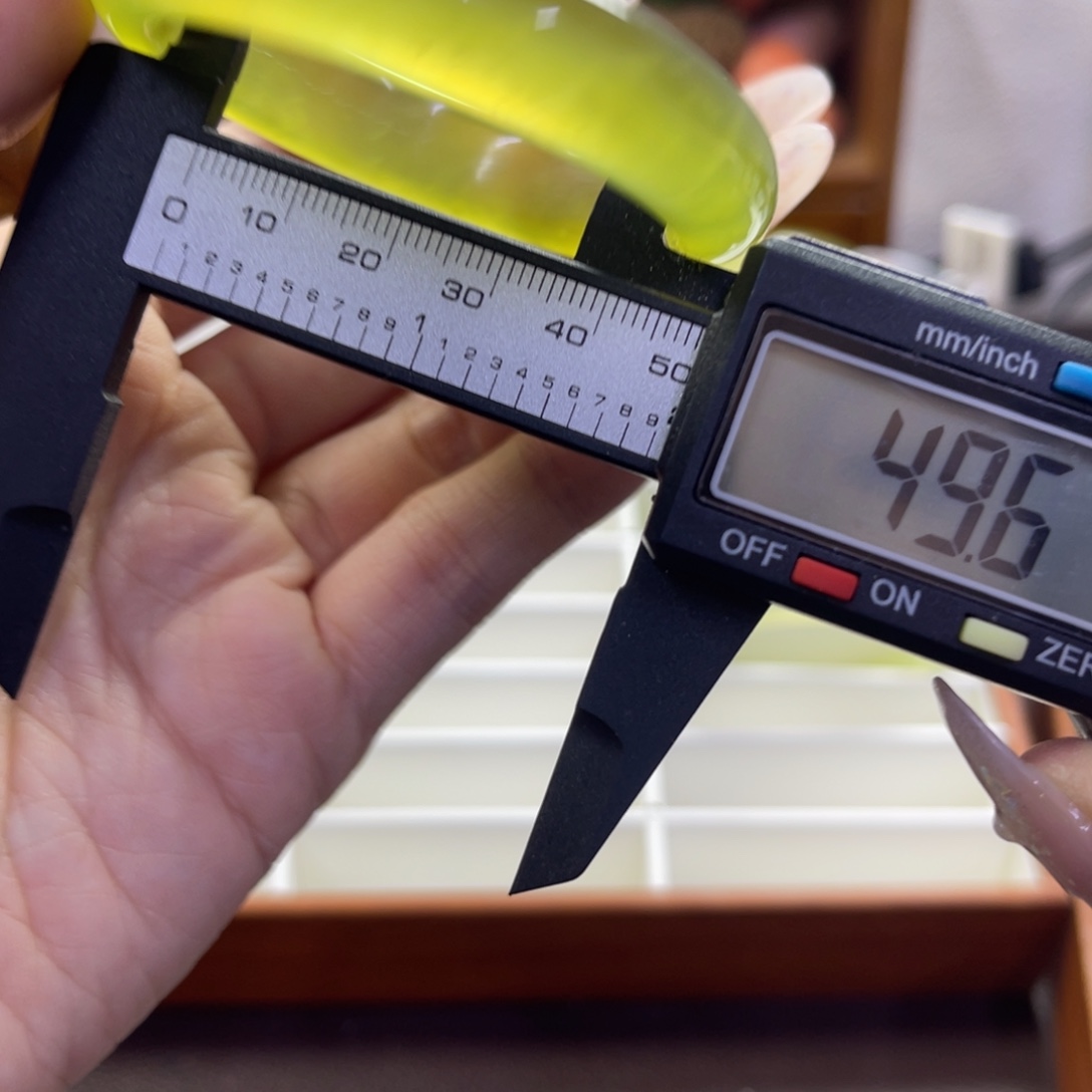 蛇纹石玉未镶嵌手镯41