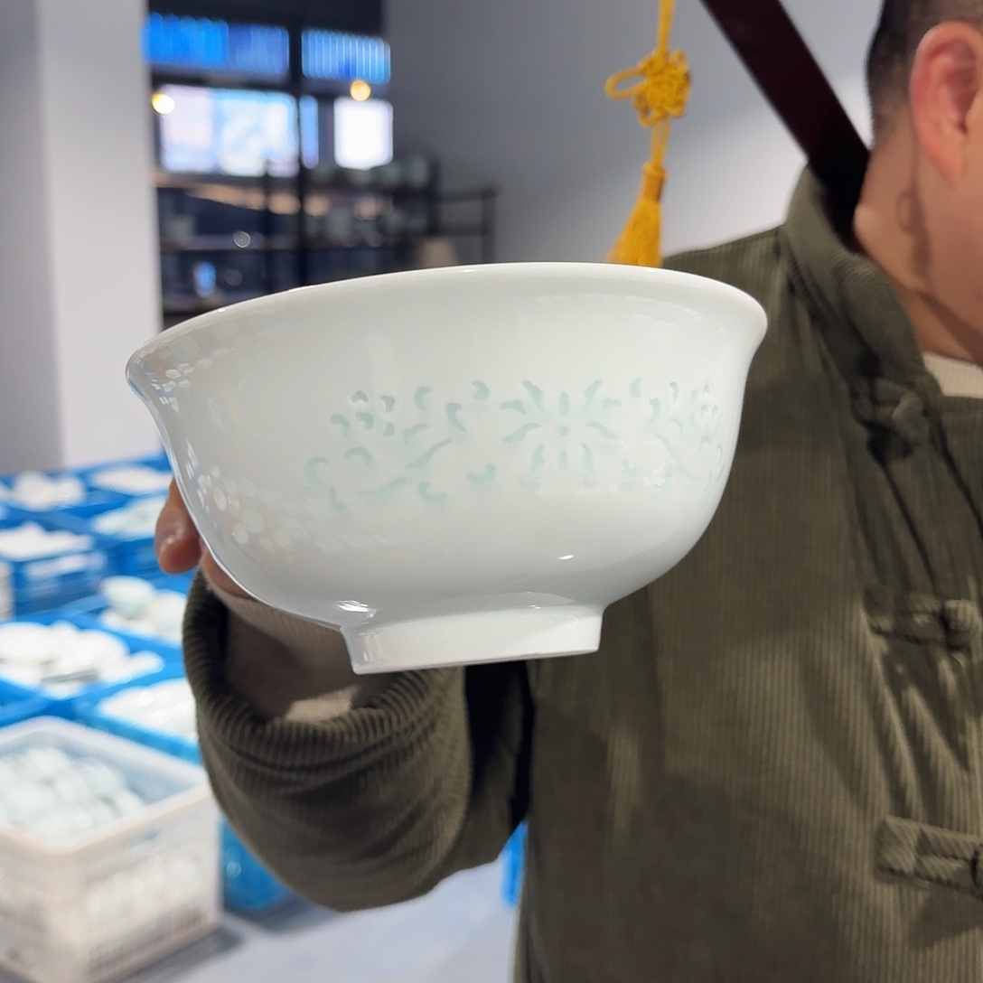 杯景德镇陶瓷微瑕影青玲珑面碗2个