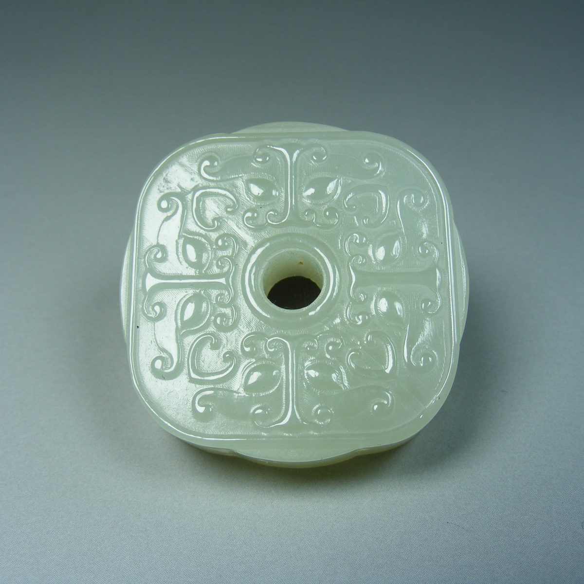 民国至几十年和田青白玉双面工厚实满工饕餮兽面纹方形文玩玉璧佩