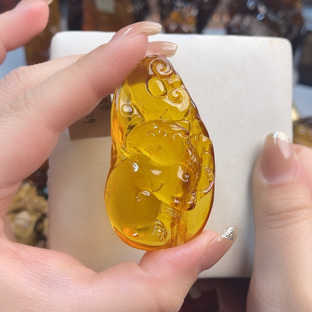 琥珀手链未镶嵌缅甸琥珀金珀雕刻艺术品鼠