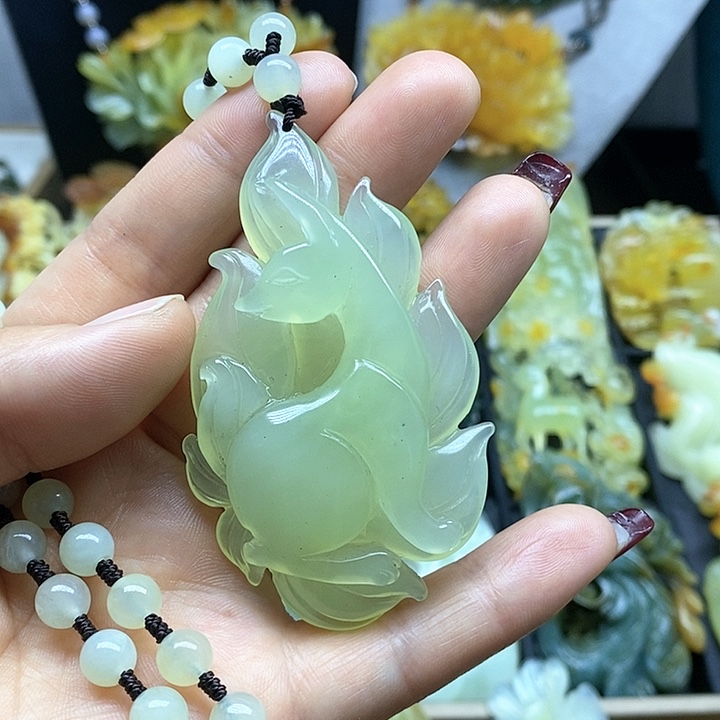 蛇纹石玉挂件未镶嵌