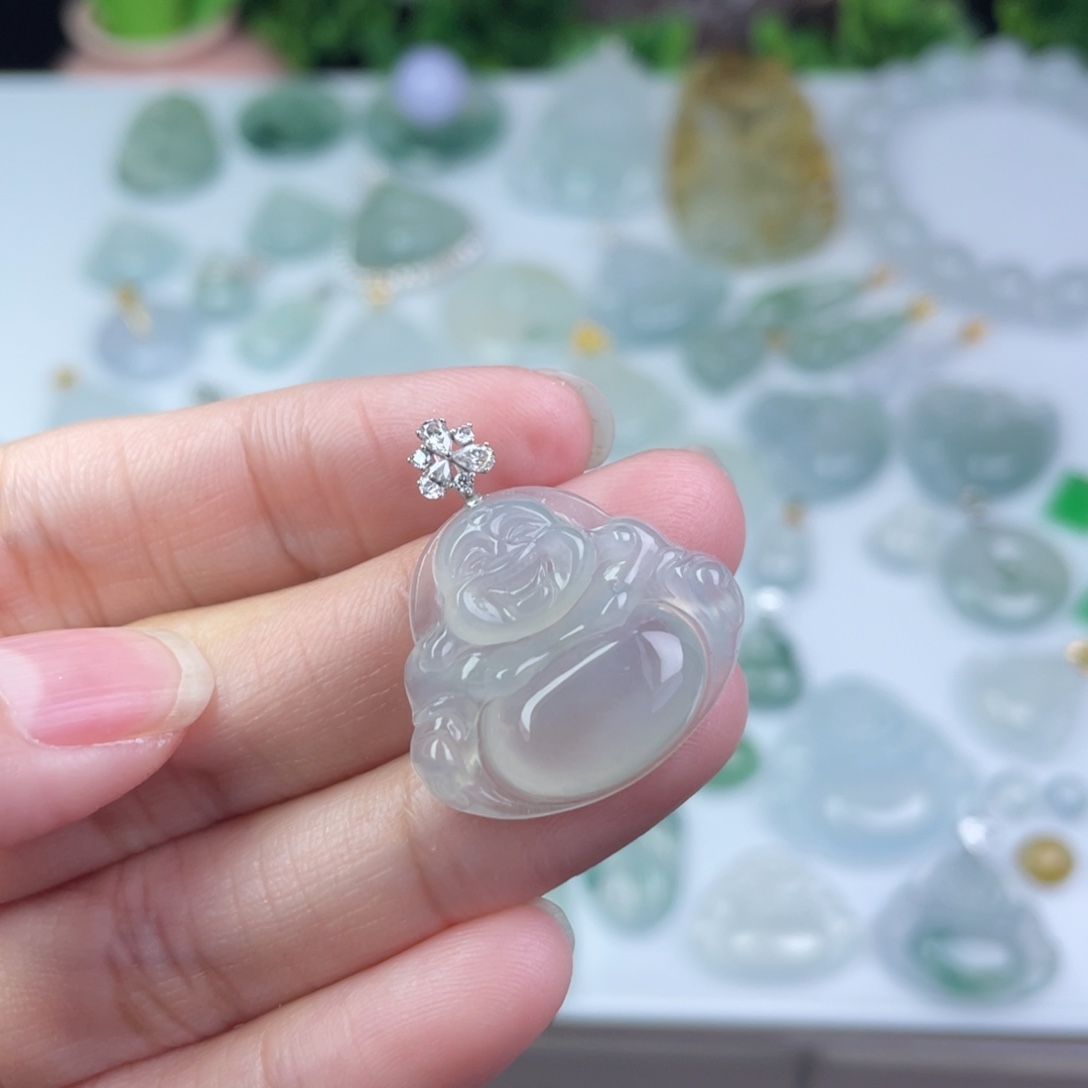 翡翠18K金镶嵌颈饰