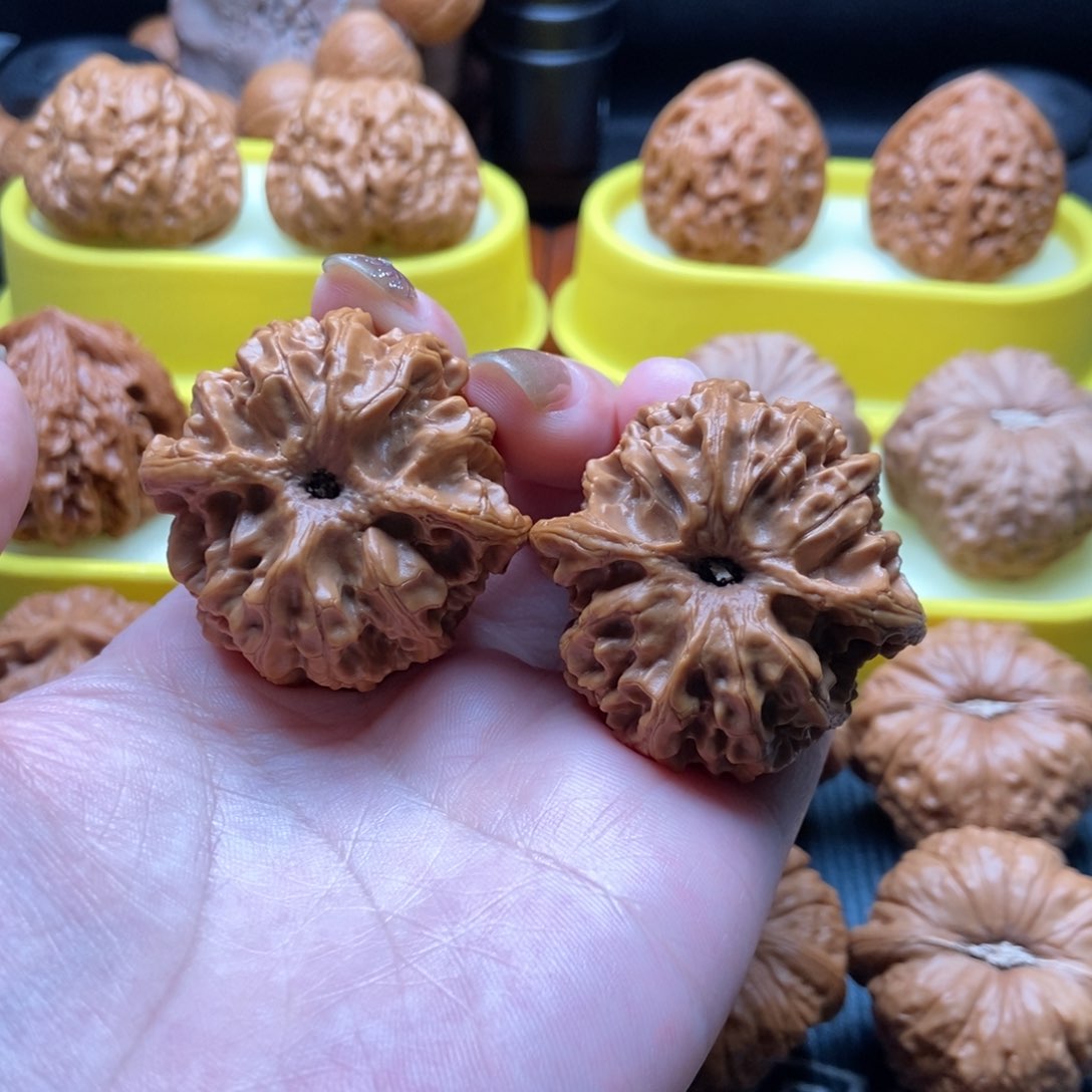 文玩核桃把件没****。全品苹果