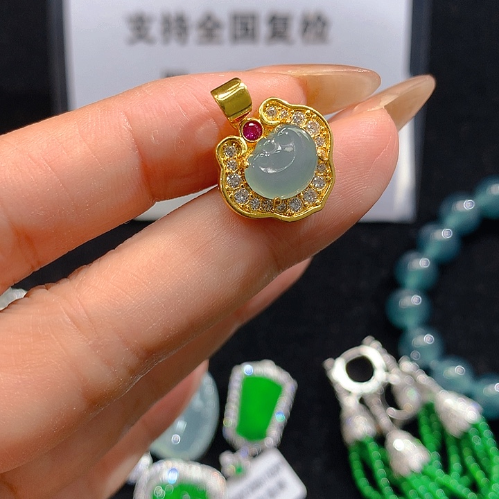 翡翠手链未镶嵌，