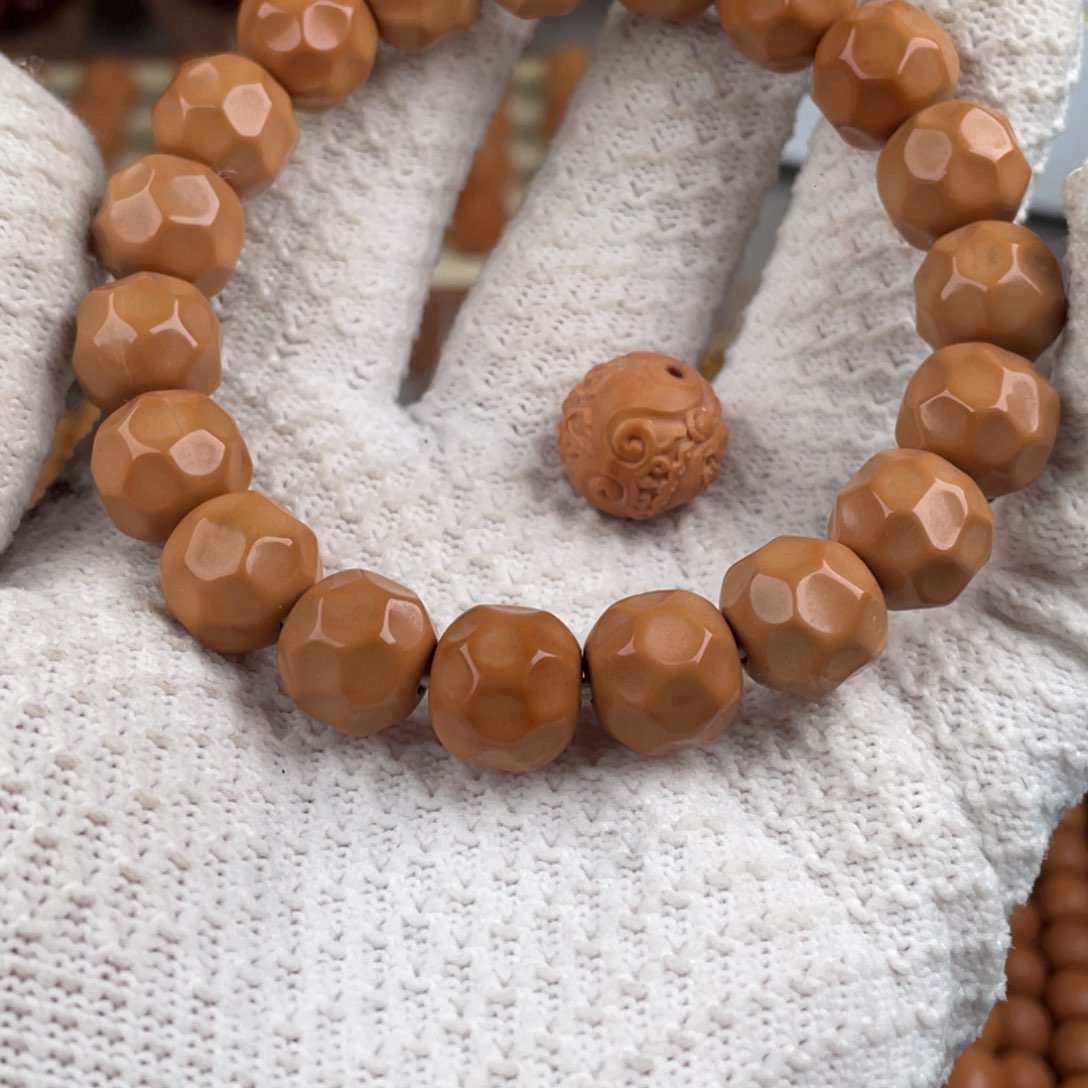 猴头核桃手串瑕疵大奶酪