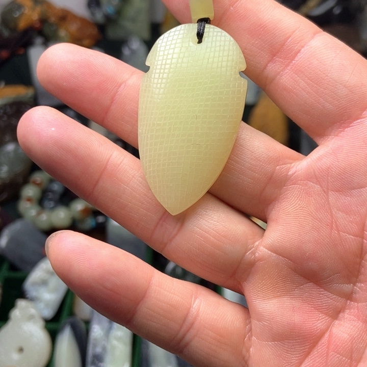 和田玉（糖玉）未镶嵌颈饰